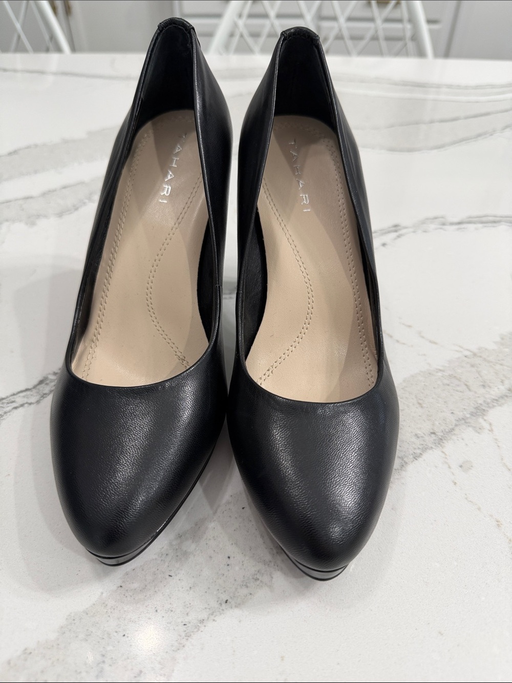 Tahari Gallery Platform Black Leather Round Toe Pumps- 3.5 Heel Size 6